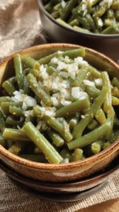 Omas grüne Bohnen Salat mit frischen Zutaten und Dressing